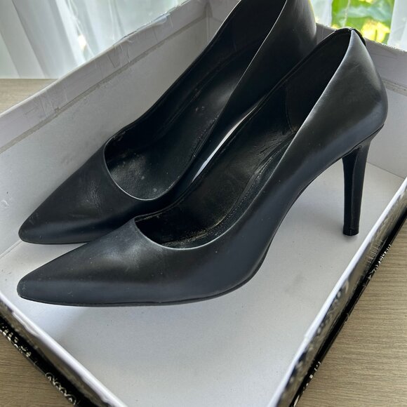 7.5 black Michael Kors heels - Picture 4 of 6
